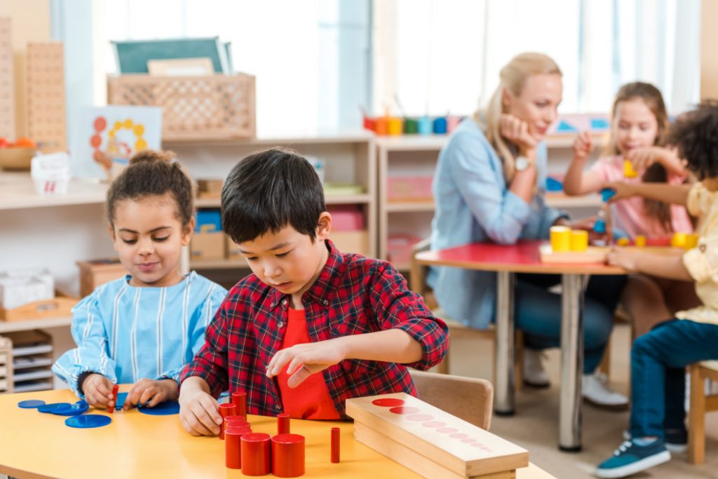 kids playing in a room at preshcool (1)